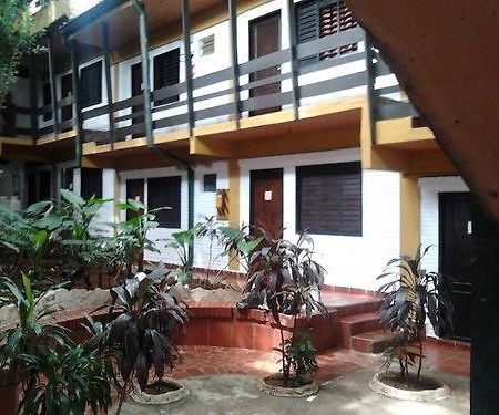 Residencia Leones De Castilla Ασουνσιόν Εξωτερικό φωτογραφία