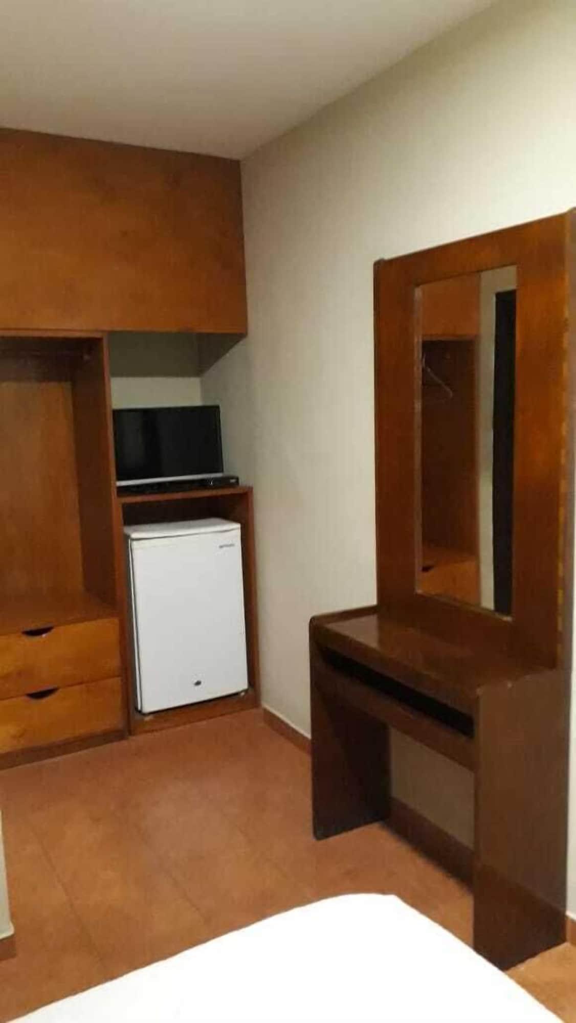 Residencia Leones De Castilla Ασουνσιόν Εξωτερικό φωτογραφία