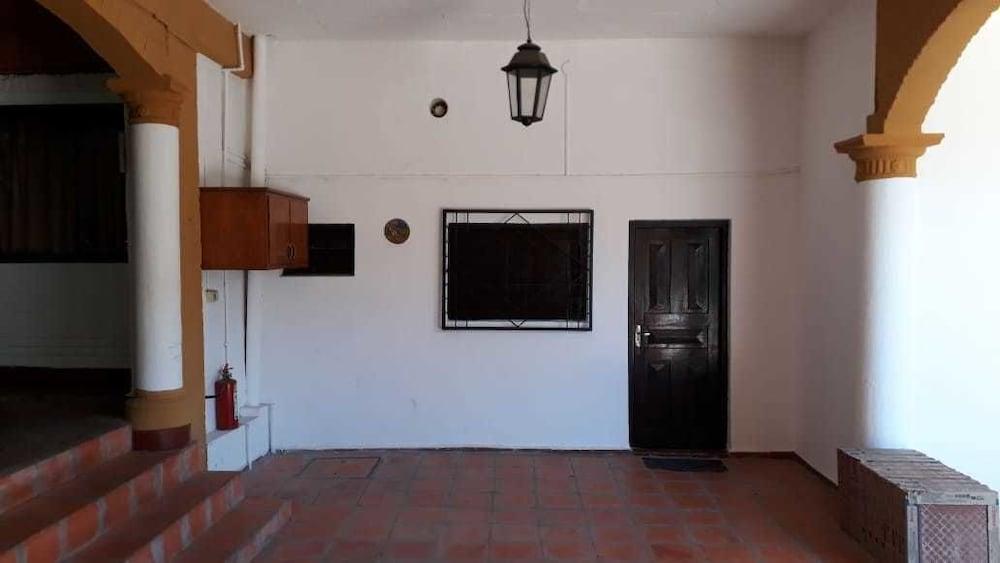Residencia Leones De Castilla Ασουνσιόν Εξωτερικό φωτογραφία