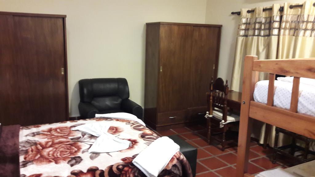 Residencia Leones De Castilla Ασουνσιόν Εξωτερικό φωτογραφία